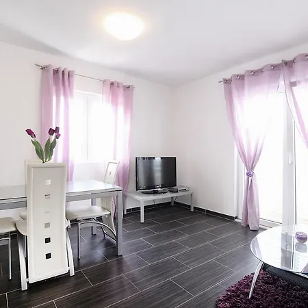 Apartment Maria Necujam